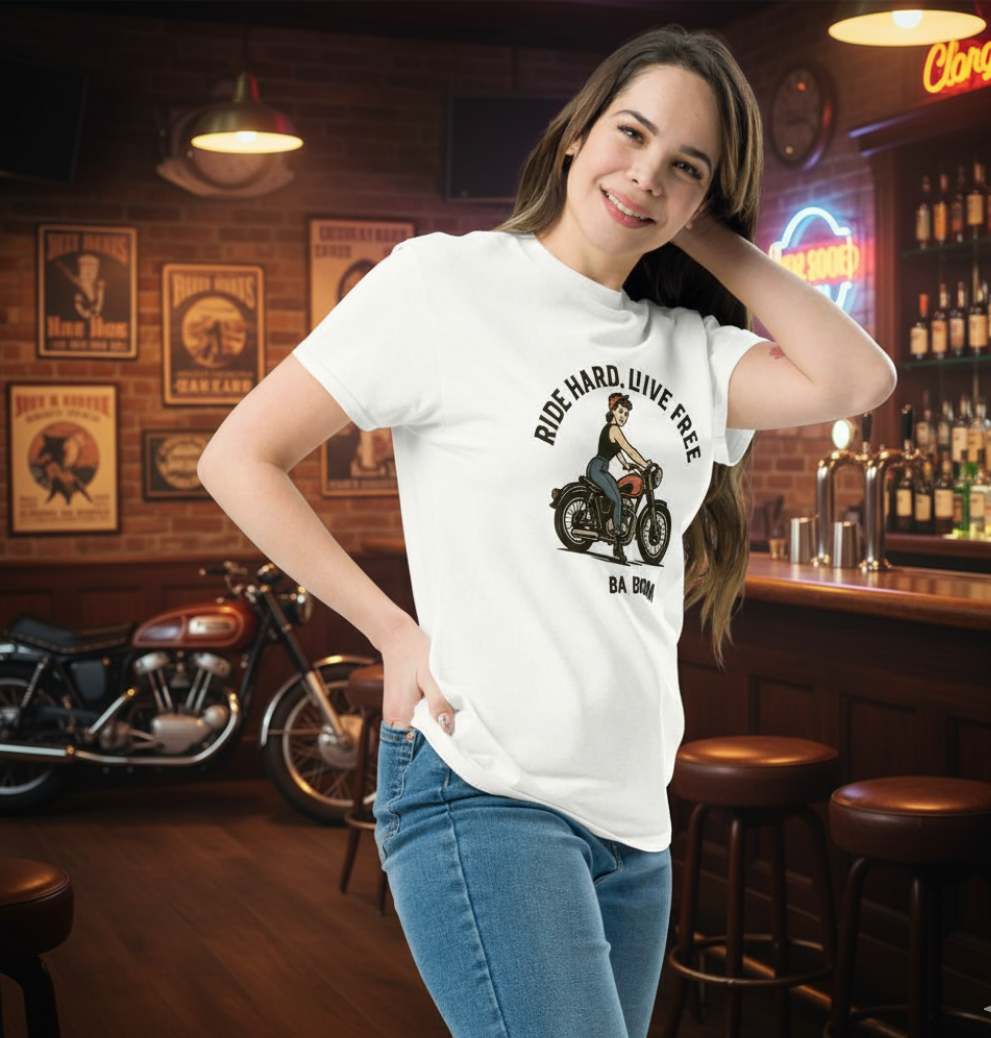 Camiseta Motera para Mujer - Diseño Vintage Pin Up            "Ride Hard Live Free"