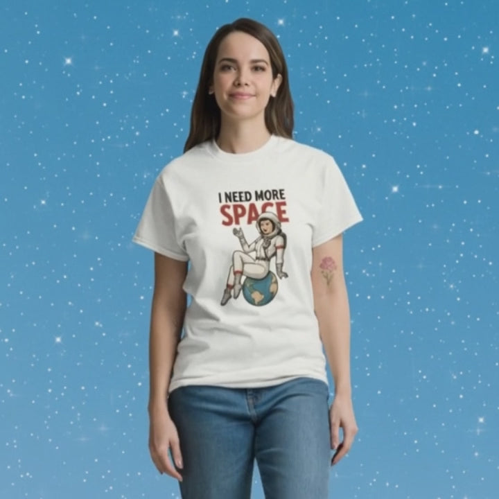 Camiseta larga unisex "I Need More Space