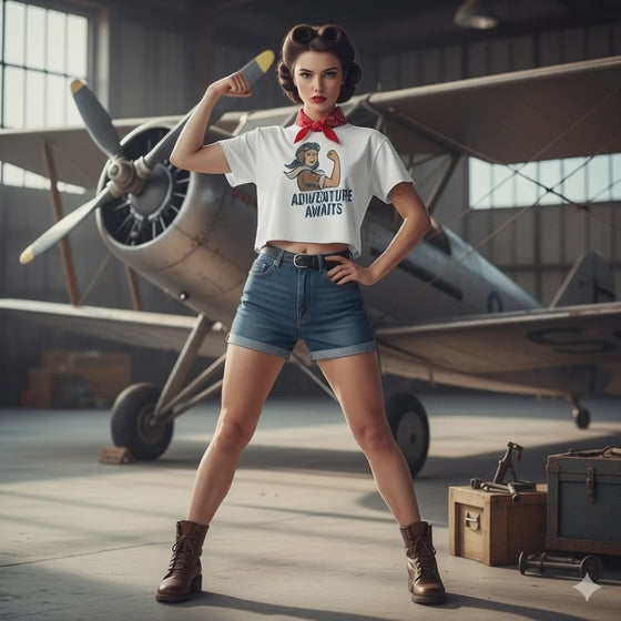 Crop Top de Aventura para Mujer - Camiseta Corta Retro "Adventure Awaits"